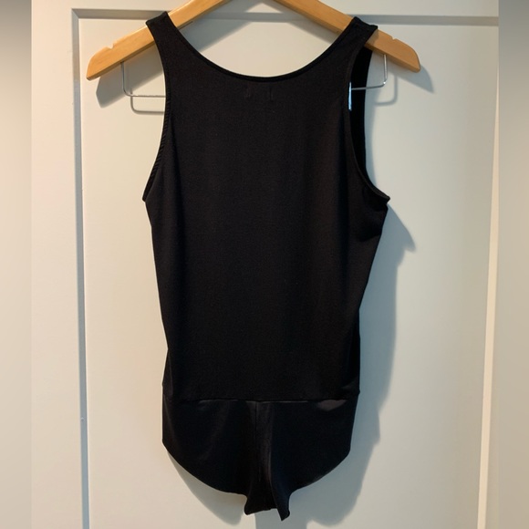 NWT L’AGENCE Winnie Deep V-Neck Black Bodysuit Small - Picture 9 of 12